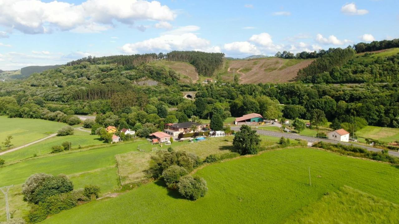 Casa Madrazo Con Piscina Y Parrillas Praves Luaran gambar